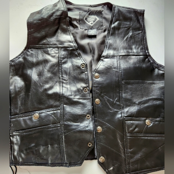 Diamond Plate Genuine Buffalo Leather Vest - Picture 1 of 5
